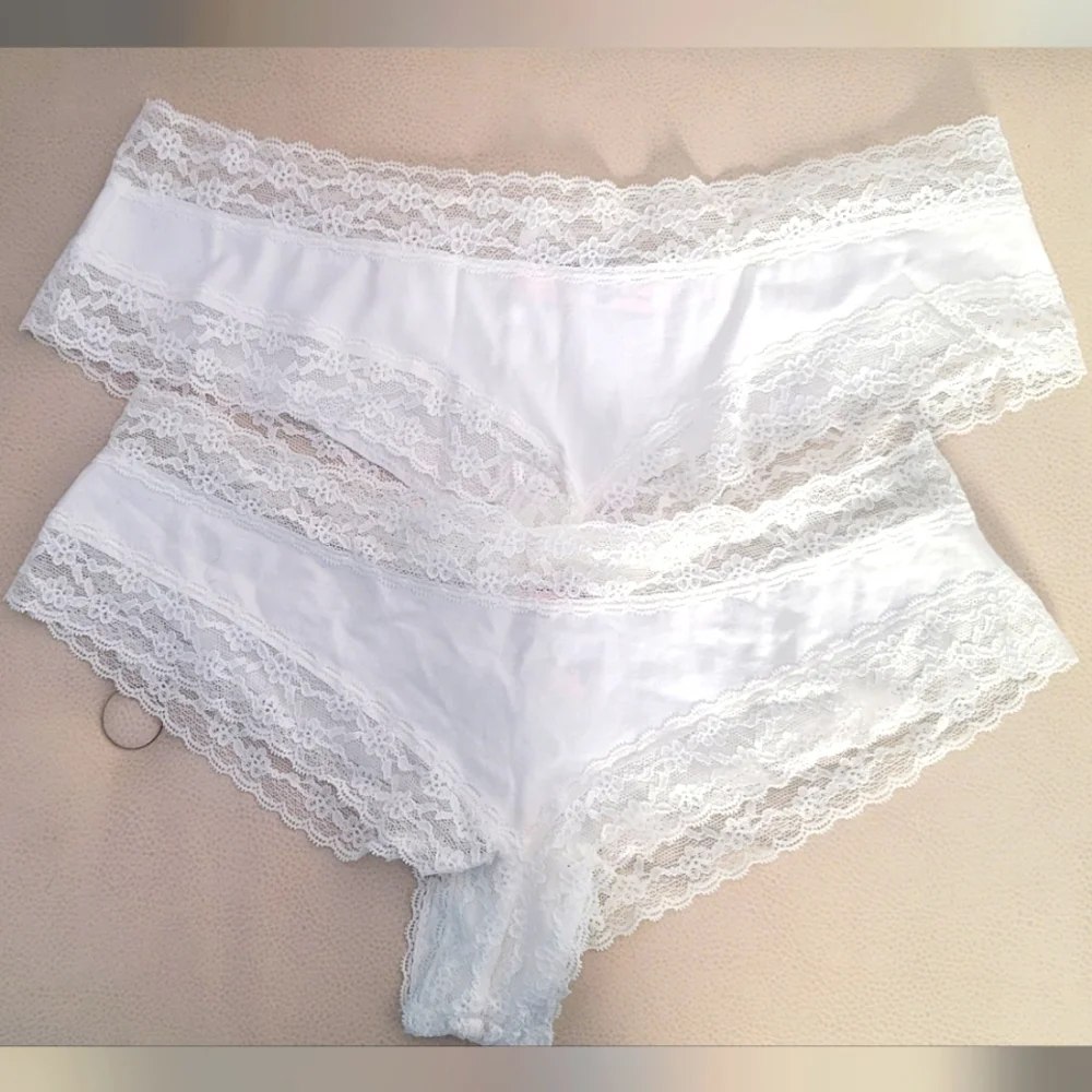 (NWOT) Victoria's Secret, white cheeky panty set of 2 size M. - Picture 1 of 5